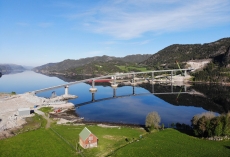 Výstavba mostu stfjord v Norsku